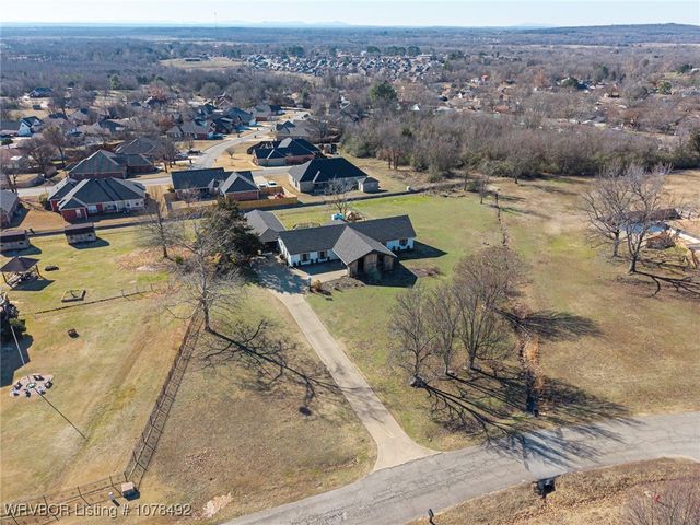 629 Canterbury Drive, Alma, AR 72921