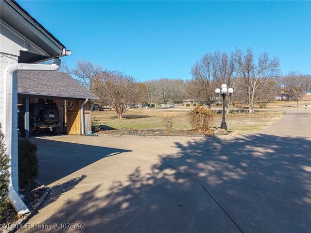 629 Canterbury Drive, Alma, AR 72921