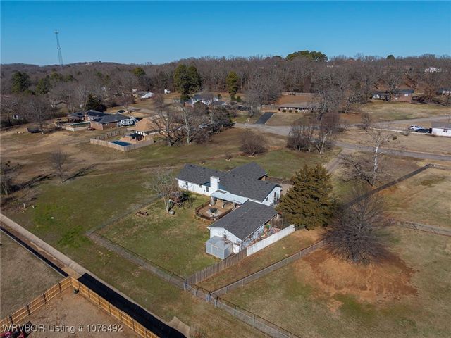 629 Canterbury Drive, Alma, AR 72921