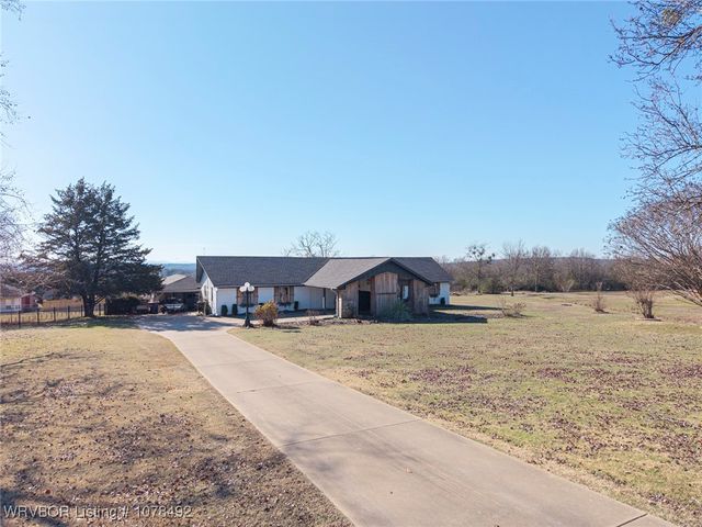 629 Canterbury Drive, Alma, AR 72921