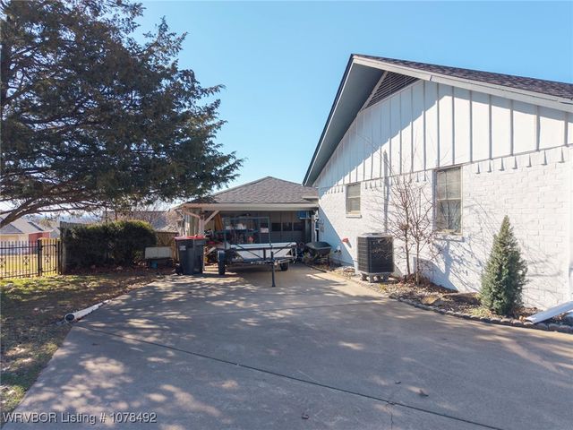 629 Canterbury Drive, Alma, AR 72921