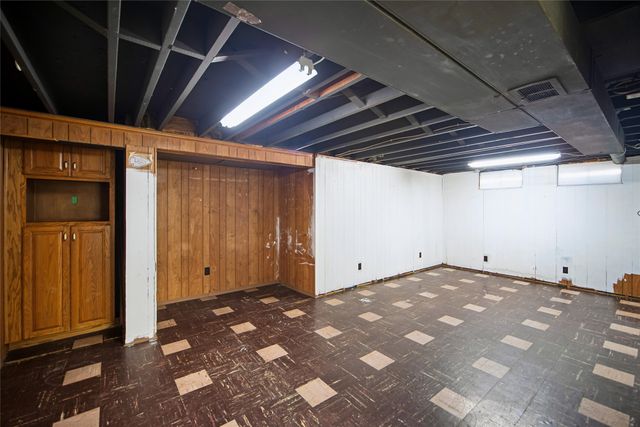 4012 64th Street, Urbandale, IA 50322