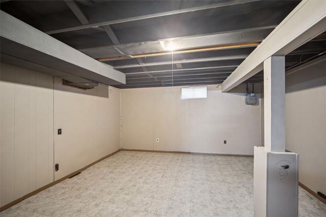 4012 64th Street, Urbandale, IA 50322