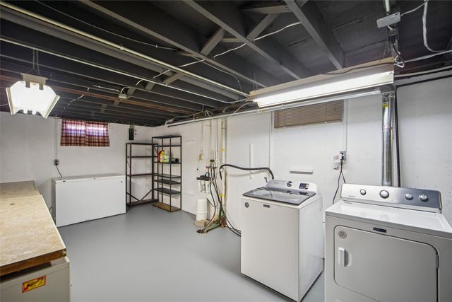 4012 64th Street, Urbandale, IA 50322