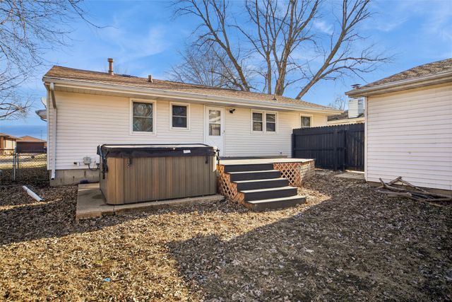 4012 64th Street, Urbandale, IA 50322