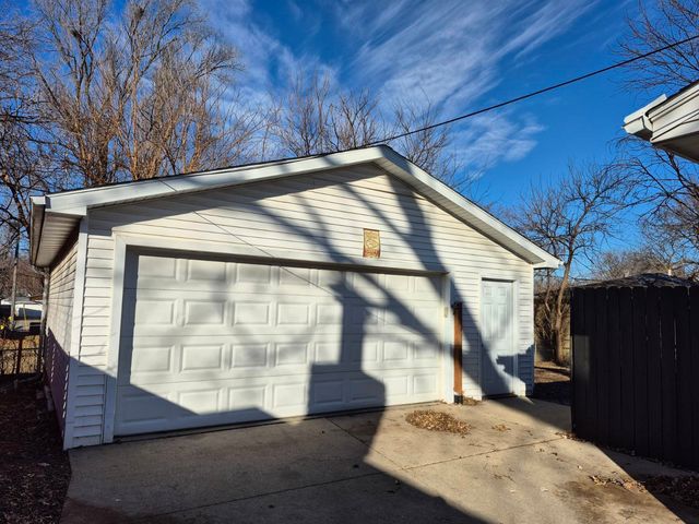 4012 64th Street, Urbandale, IA 50322