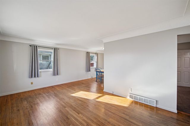 4012 64th Street, Urbandale, IA 50322