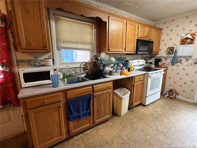 3220 Periwinkle Drive, Fayetteville, NC 28306