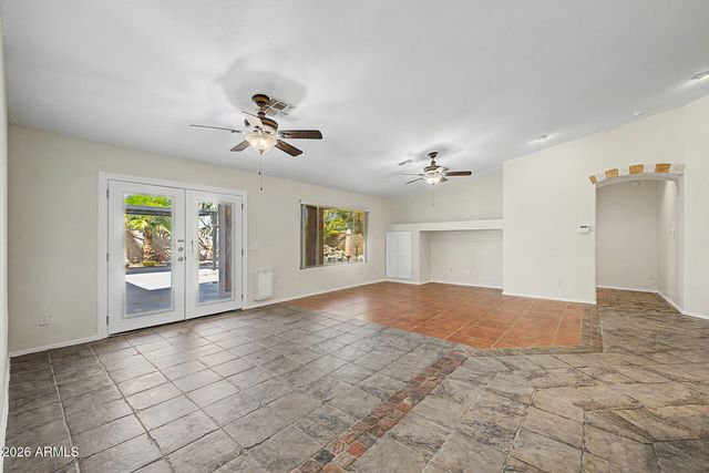 2050 S PORTLAND Avenue, Gilbert, AZ 85295