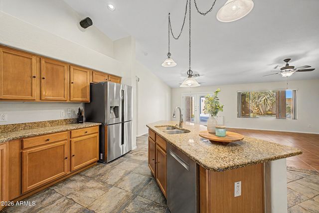 2050 S PORTLAND Avenue, Gilbert, AZ 85295