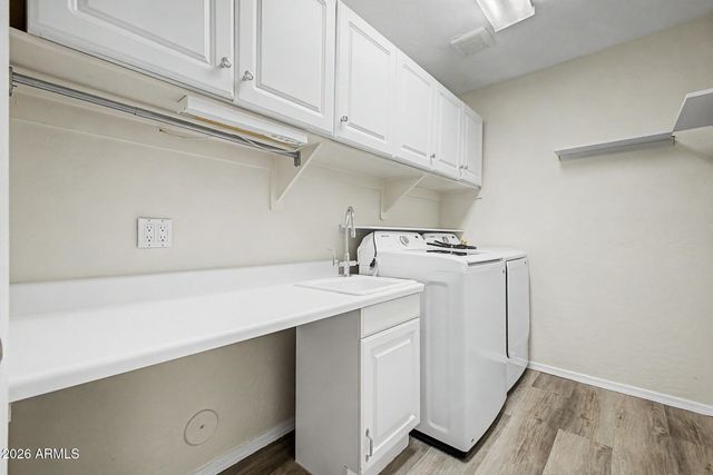 2050 S PORTLAND Avenue, Gilbert, AZ 85295
