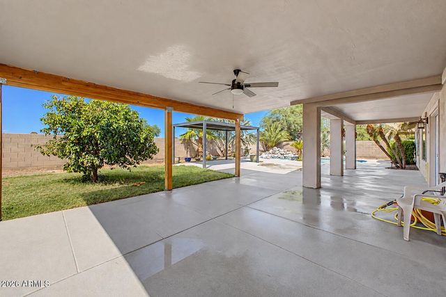 2050 S PORTLAND Avenue, Gilbert, AZ 85295