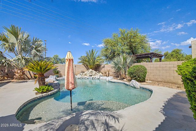 2050 S PORTLAND Avenue, Gilbert, AZ 85295