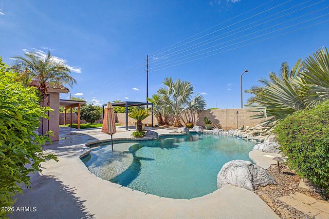 2050 S PORTLAND Avenue, Gilbert, AZ 85295