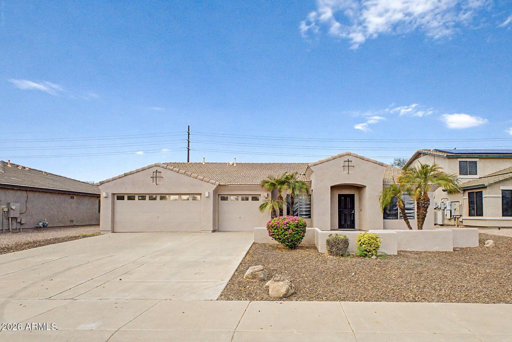 2050 S PORTLAND Avenue, Gilbert, AZ 85295 — photo 2