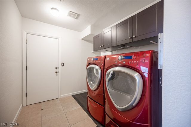 7660 Catalina Harbor Street, Las Vegas, NV 89131