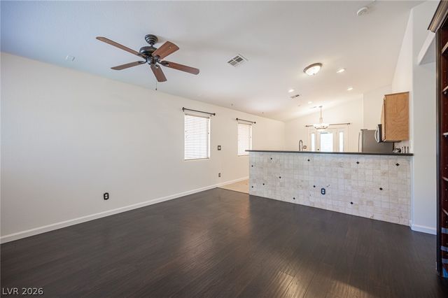 7660 Catalina Harbor Street, Las Vegas, NV 89131