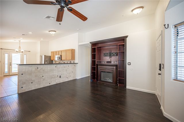 7660 Catalina Harbor Street, Las Vegas, NV 89131