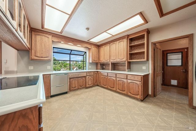 6535 Highland Springs Rd, Lakeport, CA 95453