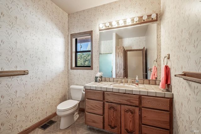 6535 Highland Springs Rd, Lakeport, CA 95453