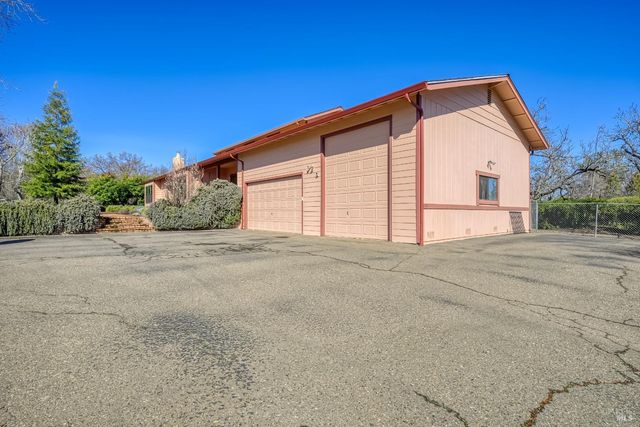 6535 Highland Springs Rd, Lakeport, CA 95453