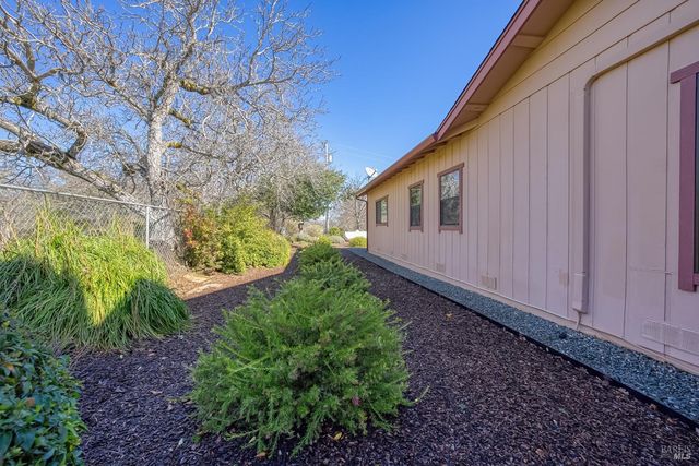 6535 Highland Springs Rd, Lakeport, CA 95453