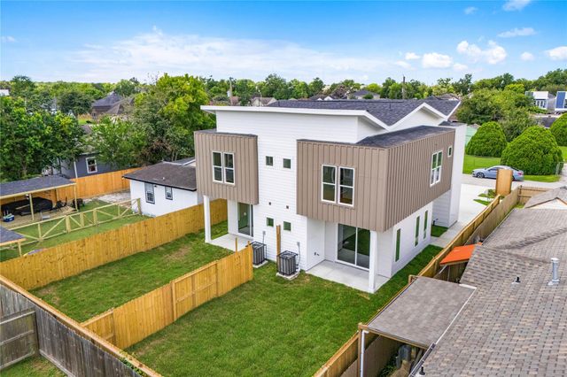 8022 Colonial Lane B, Houston, TX 77051