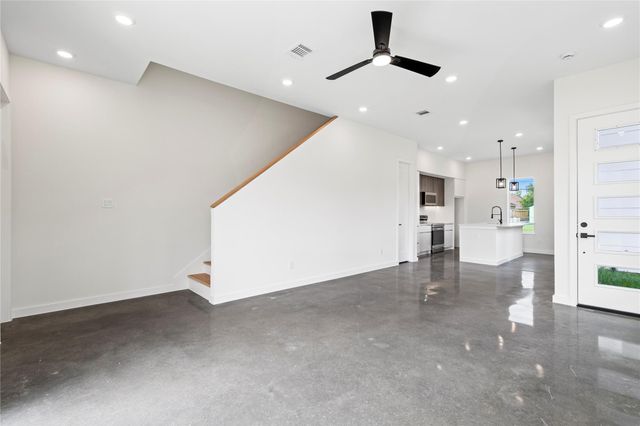 8022 Colonial Lane B, Houston, TX 77051