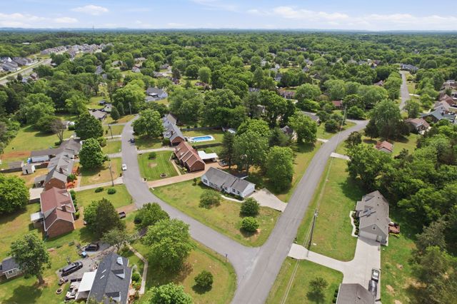 409 Ridgetop Dr, Smyrna, TN 37167