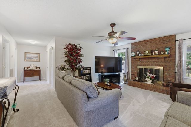409 Ridgetop Dr, Smyrna, TN 37167