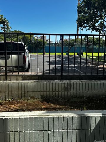 855 Makahiki Way 102, Honolulu, HI 96826