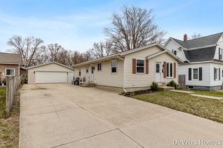 119 W McKinley Avenue, Zeeland City, MI 49464