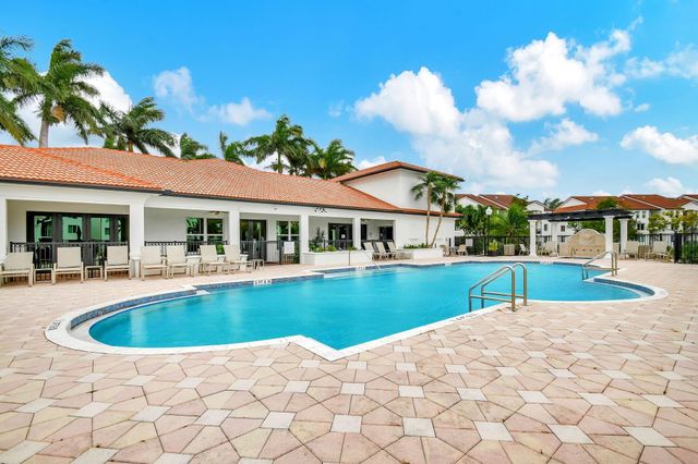 322 VILLA Circle 322, Boynton Beach, FL 33435
