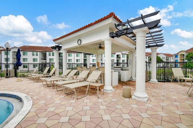 322 VILLA Circle 322, Boynton Beach, FL 33435