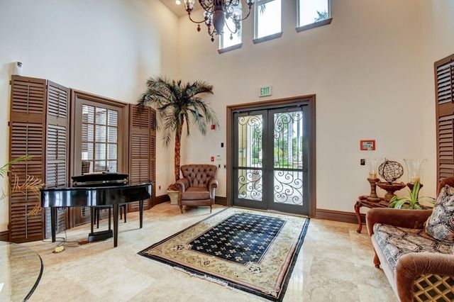 322 VILLA Circle 322, Boynton Beach, FL 33435