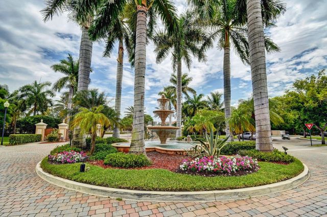322 VILLA Circle 322, Boynton Beach, FL 33435
