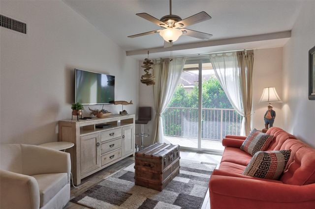 322 VILLA Circle 322, Boynton Beach, FL 33435