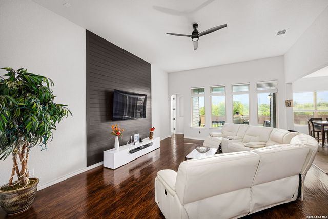 4915 HUNTERS CV, St Hedwig, TX 78152