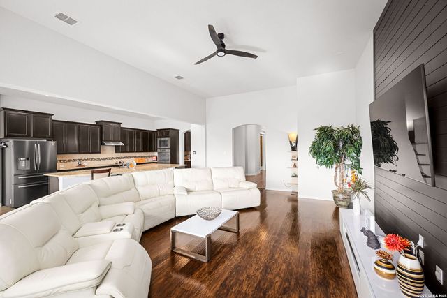 4915 HUNTERS CV, St Hedwig, TX 78152