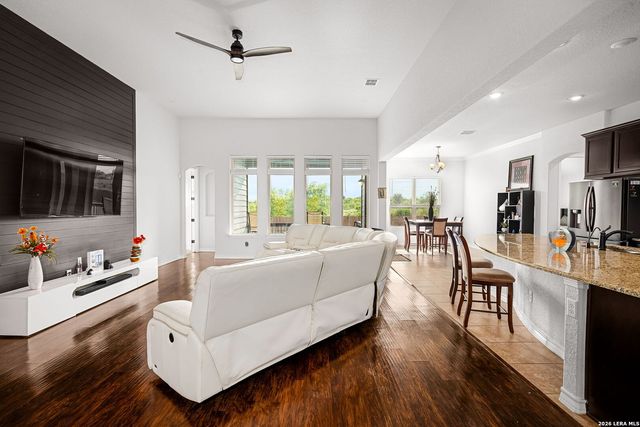 4915 HUNTERS CV, St Hedwig, TX 78152