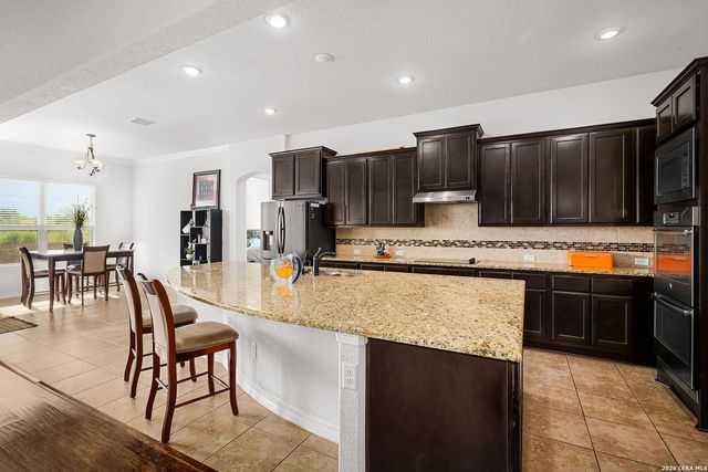 4915 HUNTERS CV, St Hedwig, TX 78152