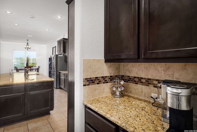 4915 HUNTERS CV, St Hedwig, TX 78152