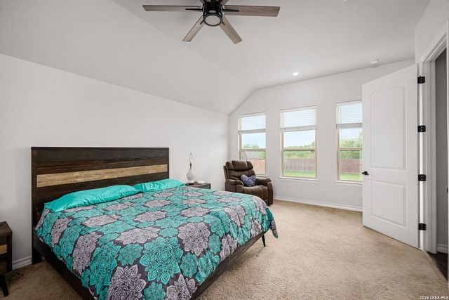 4915 HUNTERS CV, St Hedwig, TX 78152