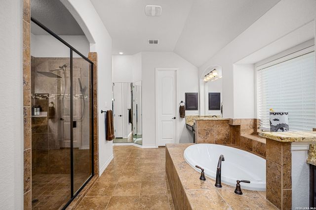 4915 HUNTERS CV, St Hedwig, TX 78152