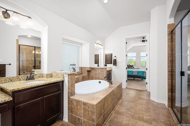 4915 HUNTERS CV, St Hedwig, TX 78152