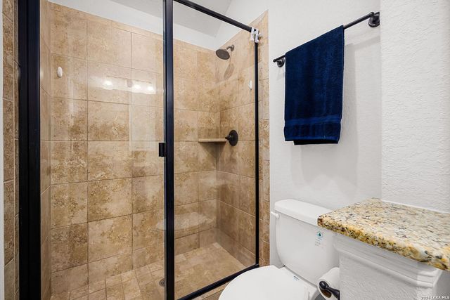 4915 HUNTERS CV, St Hedwig, TX 78152