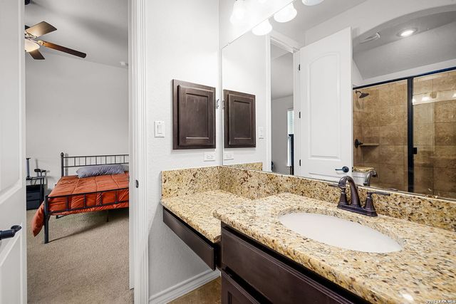 4915 HUNTERS CV, St Hedwig, TX 78152