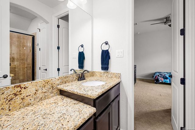 4915 HUNTERS CV, St Hedwig, TX 78152