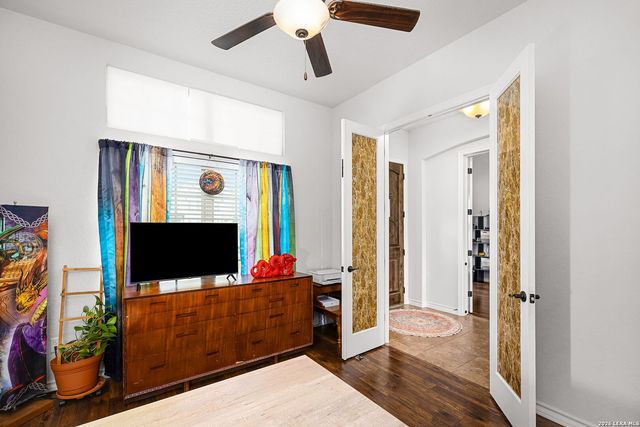 4915 HUNTERS CV, St Hedwig, TX 78152