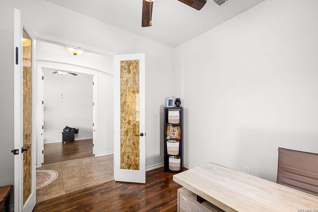4915 HUNTERS CV, St Hedwig, TX 78152